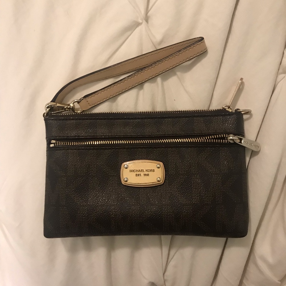 Michael Kors wristlet